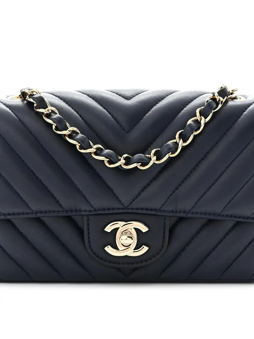 CHANEL indulge timeless